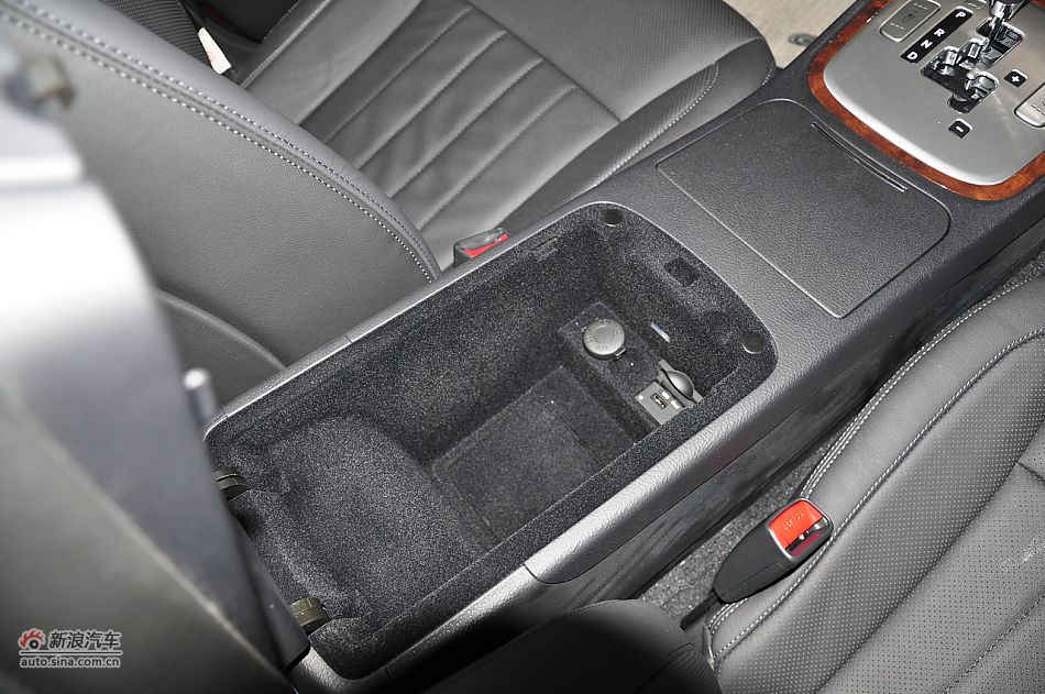 2008款劳恩斯BH330舒适版内饰