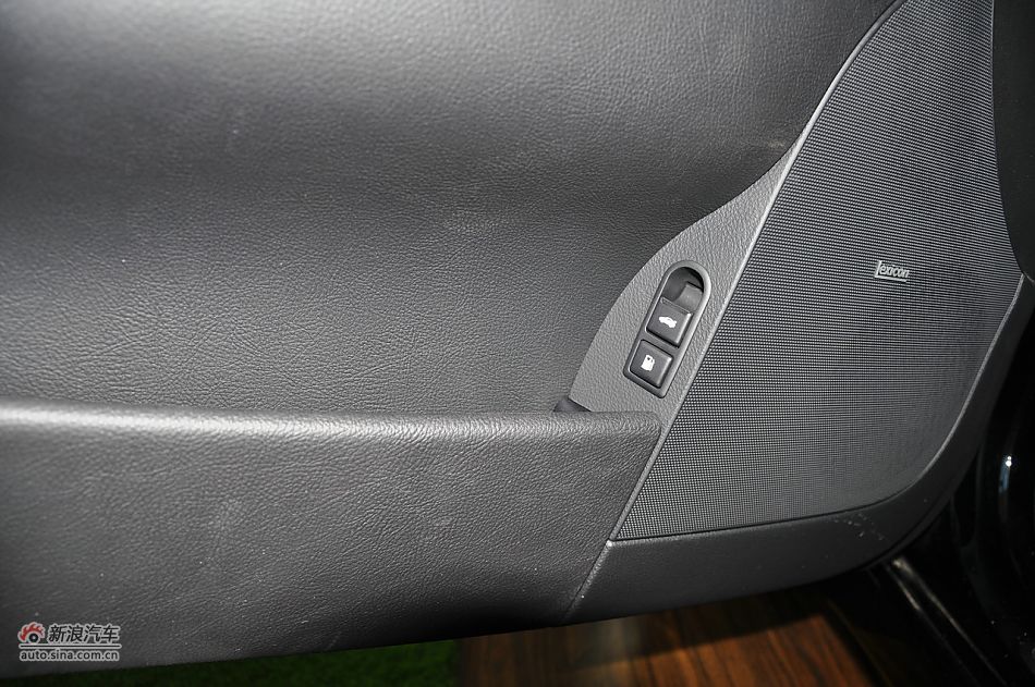 2008款劳恩斯BH330舒适版内饰
