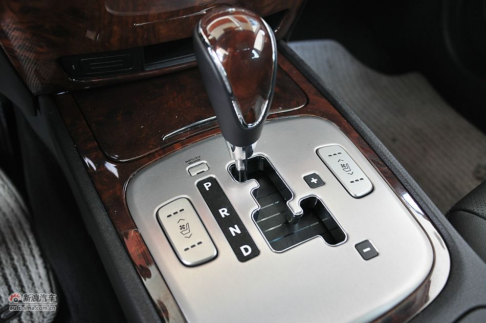 2008款劳恩斯BH330舒适版内饰