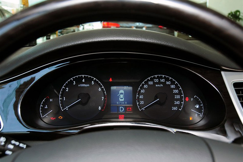 2012款劳恩斯3.0L自动豪华版