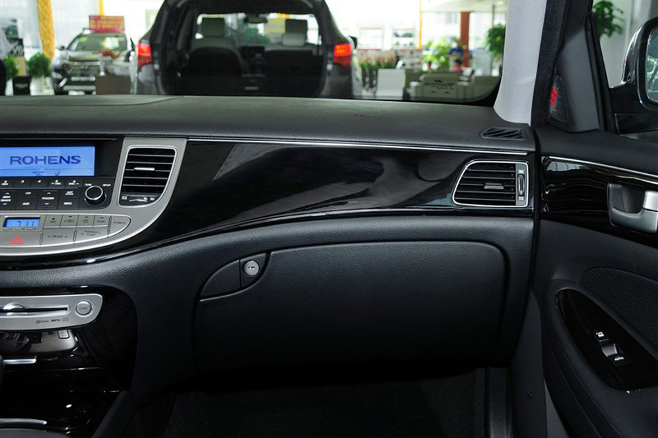 2012款劳恩斯3.0L自动豪华版