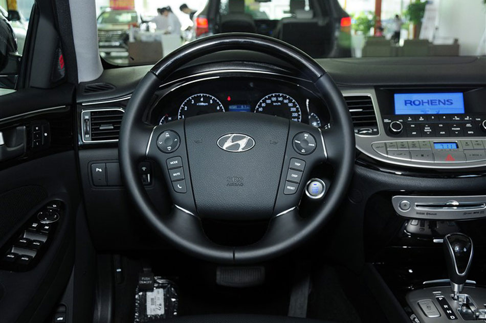 2012款劳恩斯3.0L自动豪华版