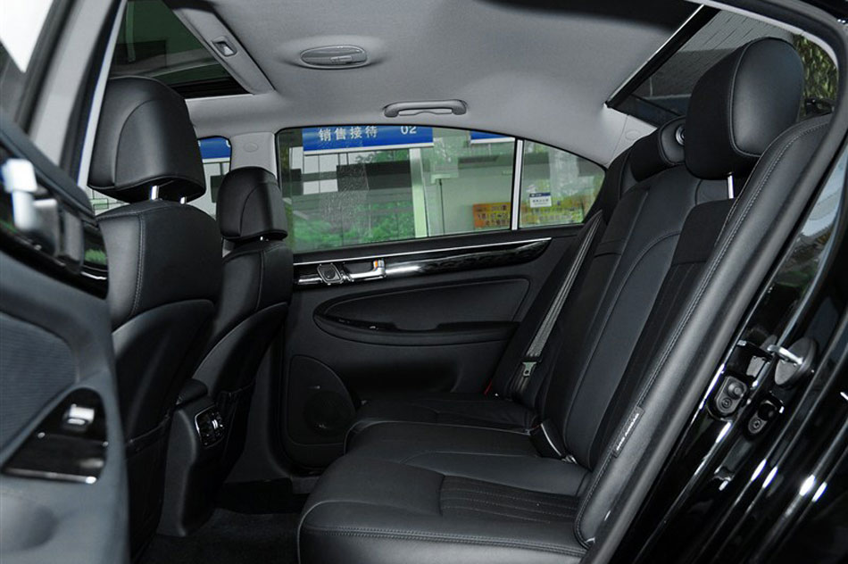 2012款劳恩斯3.0L自动豪华版