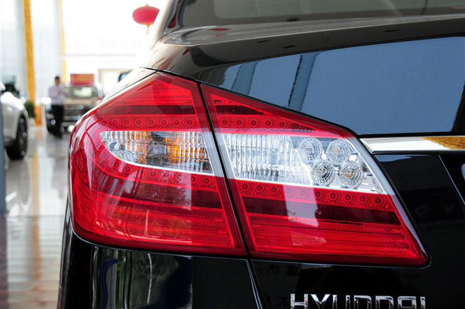 2012款劳恩斯3.0L自动豪华版