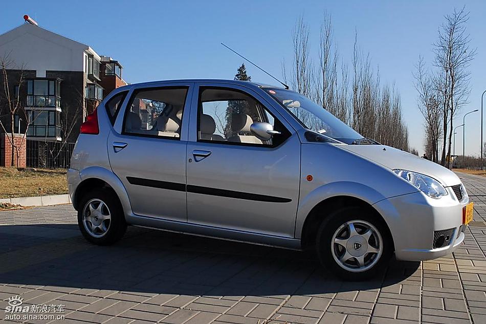 哈飞路宝节油π自动挡试驾外观实拍图