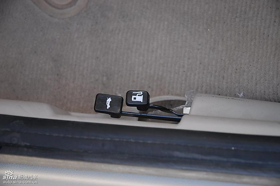 哈飞路宝节油π自动挡试驾内饰实拍图