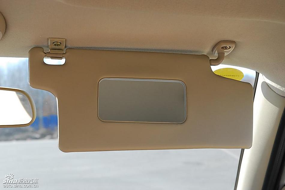 哈飞路宝节油π自动挡试驾内饰实拍图