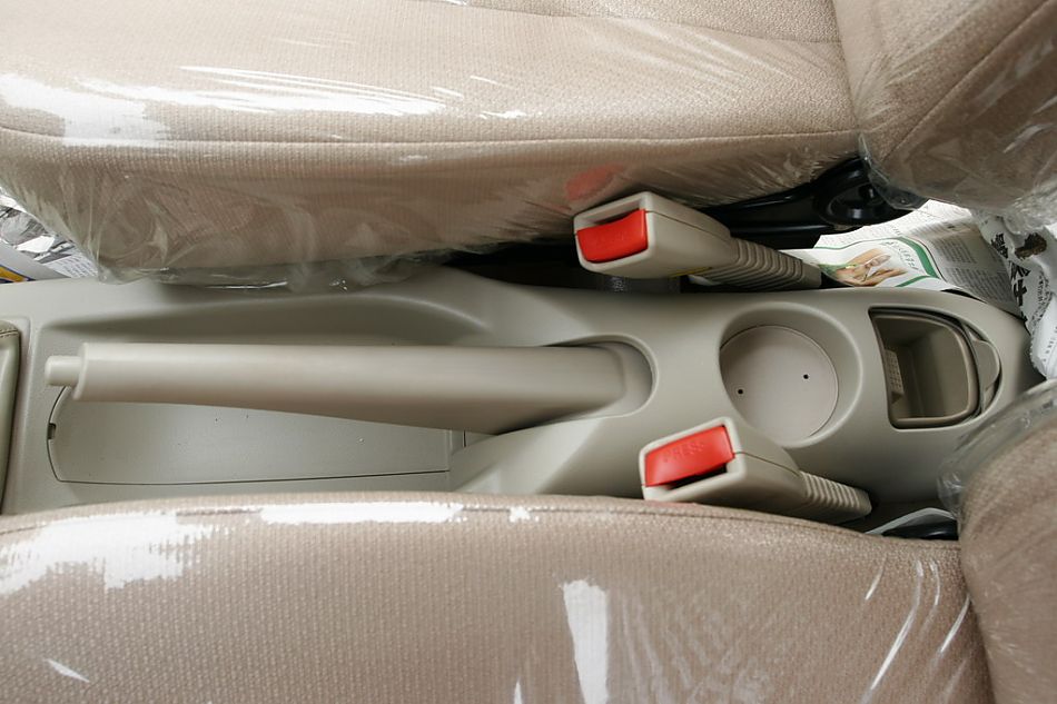 哈飞路宝驻车制动器