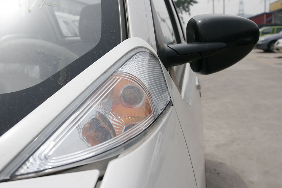 哈飞路宝外后视镜