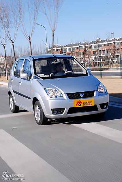 哈飞路宝节油π自动挡动态实拍图