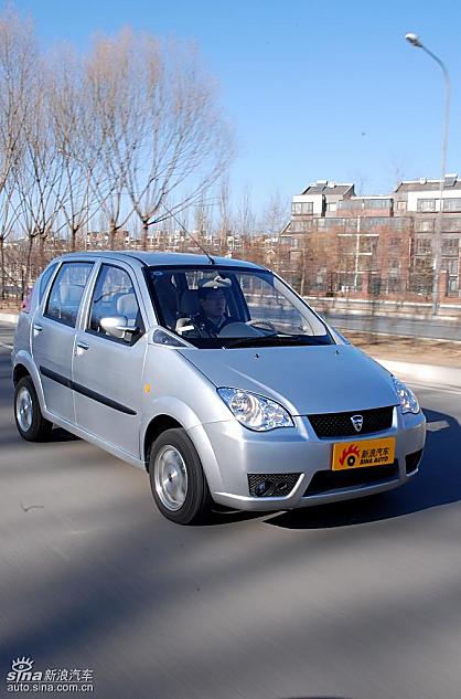 哈飞路宝节油π自动挡动态实拍图