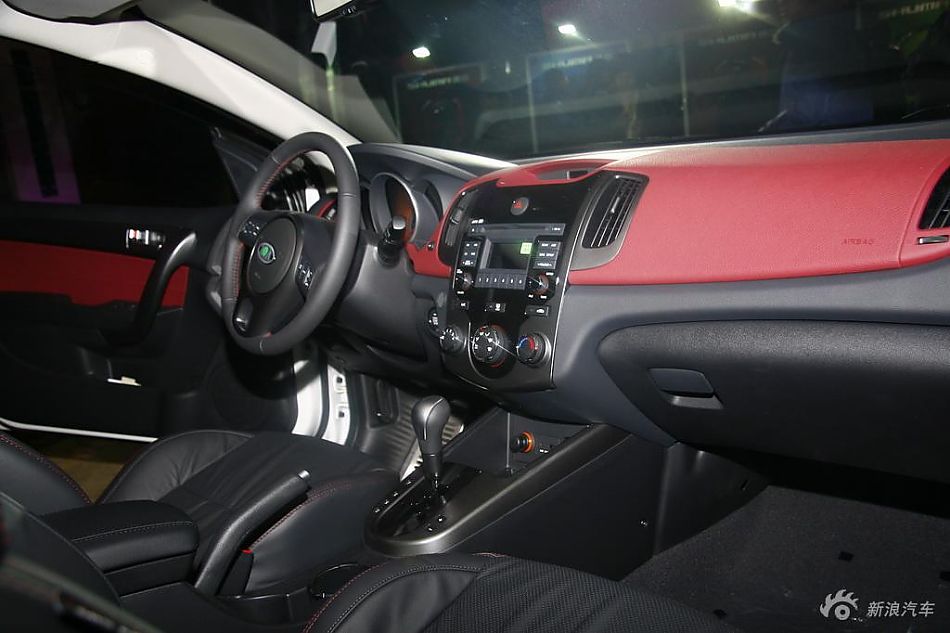起亚shuma速迈内饰实拍图