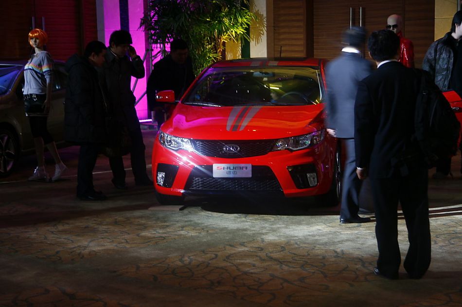 起亚shuma速迈外观实拍