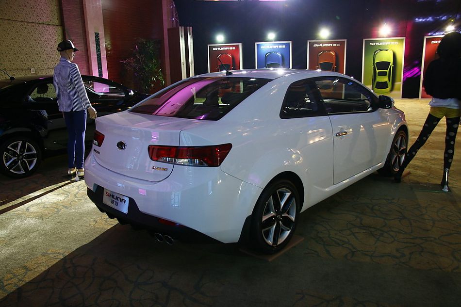 起亚shuma速迈外观实拍