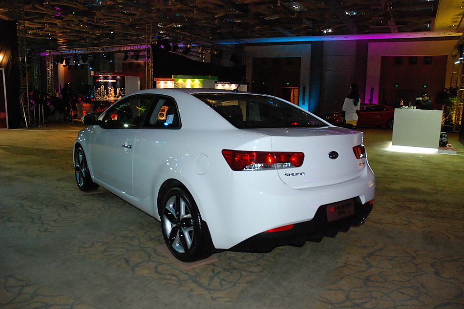 起亚shuma速迈外观实拍