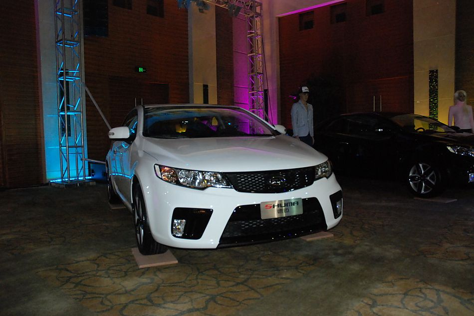 起亚shuma速迈外观实拍