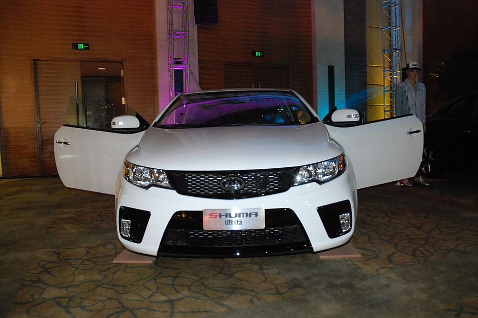 起亚shuma速迈外观实拍