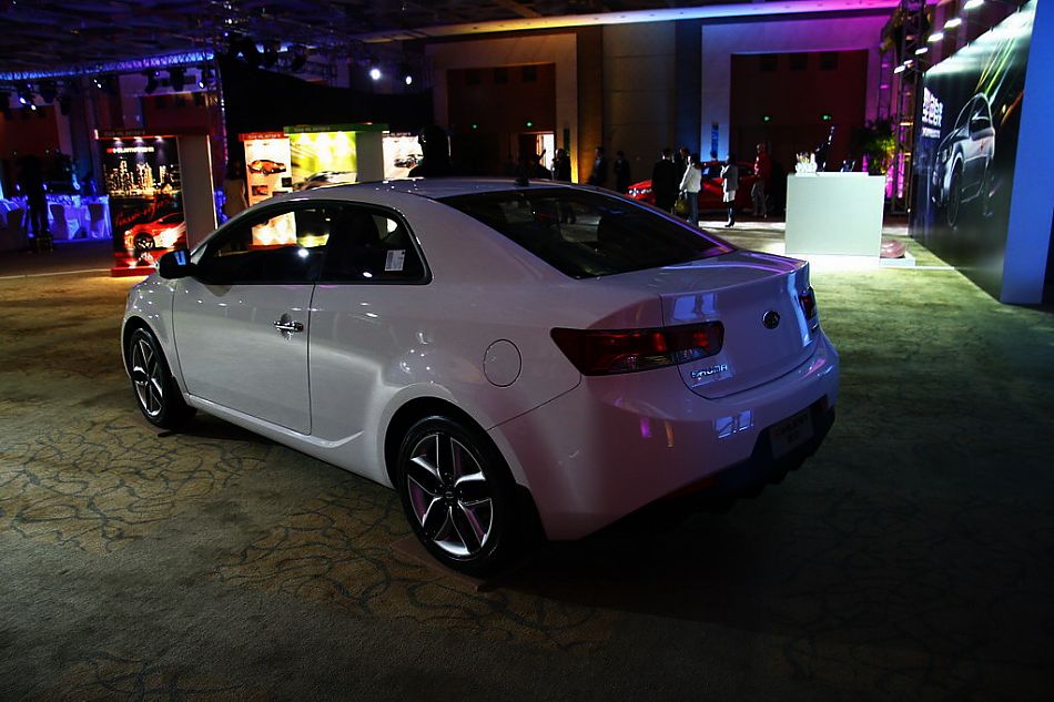 起亚shuma速迈外观实拍