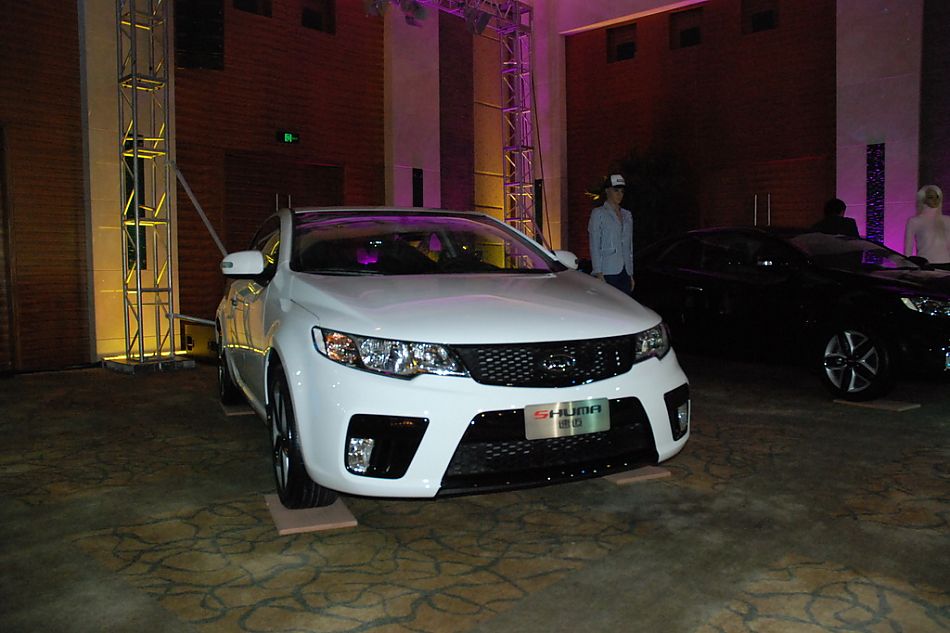 起亚shuma速迈外观实拍