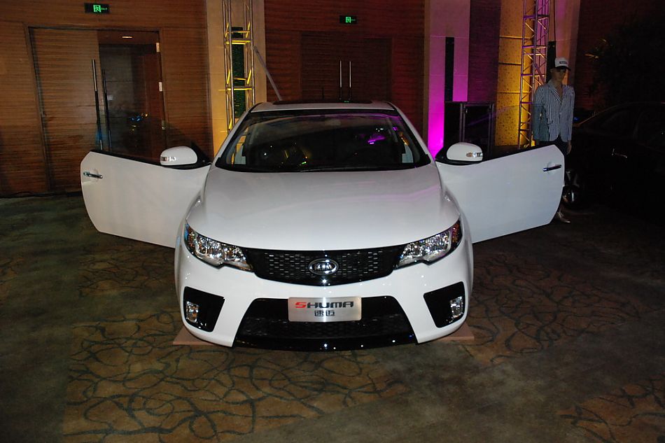 起亚shuma速迈外观实拍