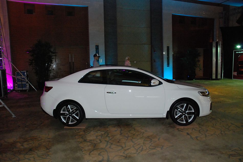 起亚shuma速迈外观实拍