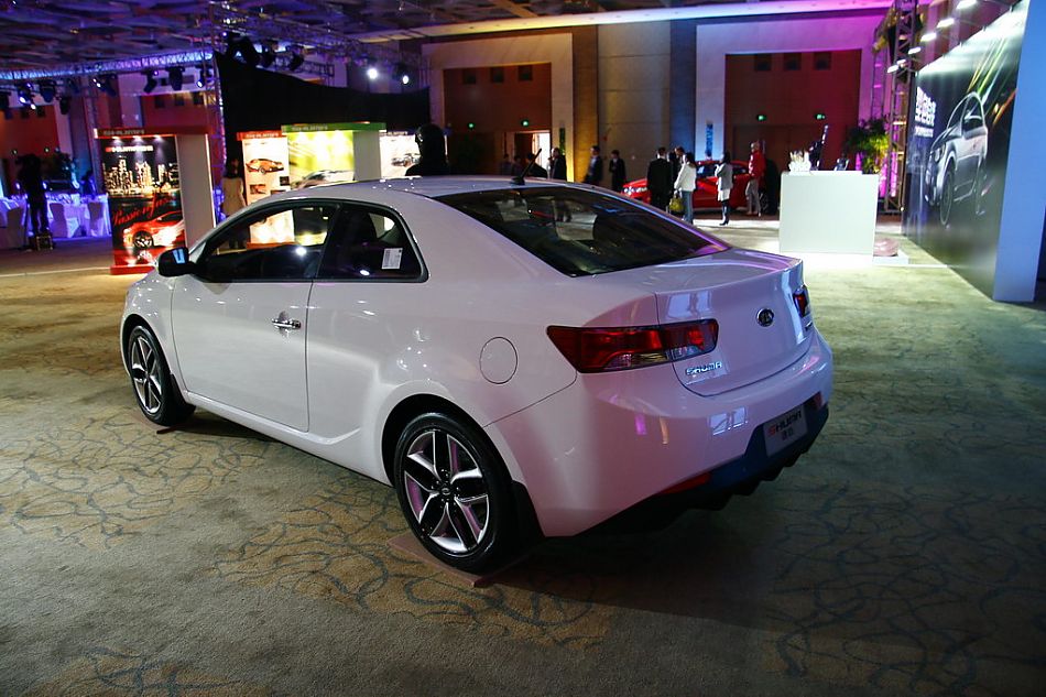 起亚shuma速迈外观实拍