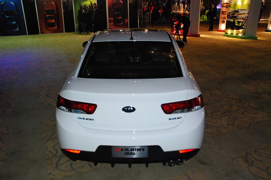 起亚shuma速迈外观实拍