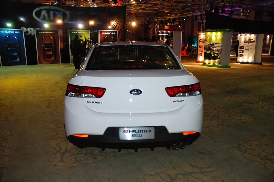起亚shuma速迈外观实拍
