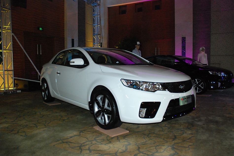 起亚shuma速迈外观实拍