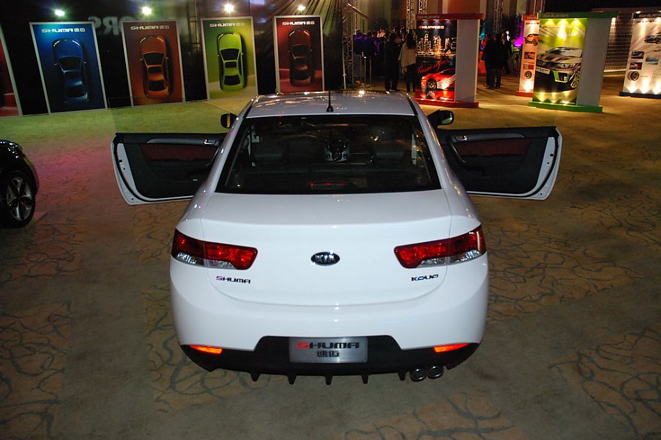 起亚shuma速迈外观实拍