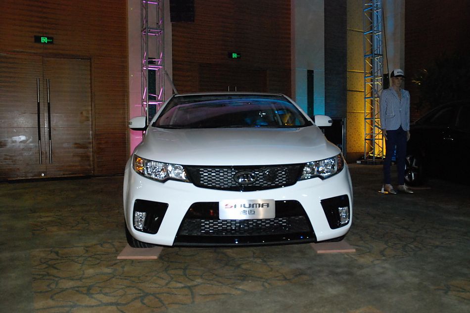 起亚shuma速迈外观实拍