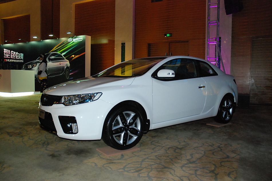 起亚shuma速迈外观实拍