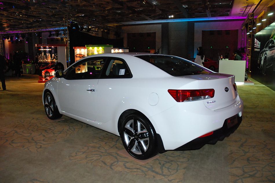 起亚shuma速迈外观实拍