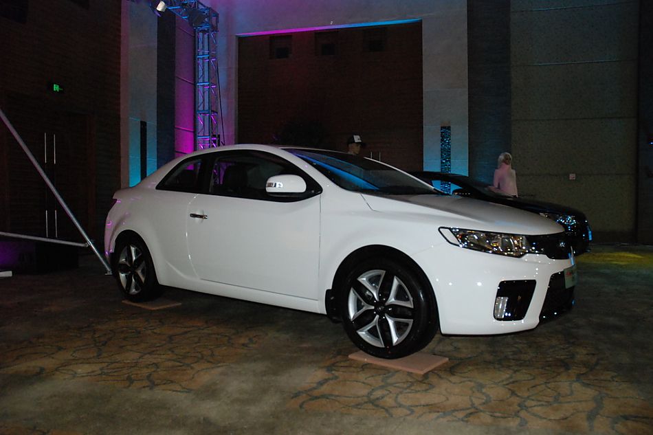 起亚shuma速迈外观实拍