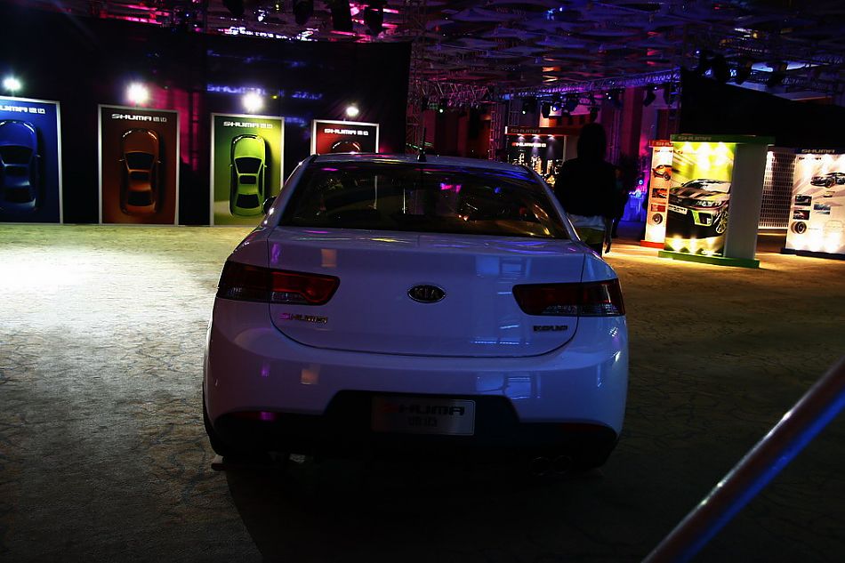 起亚shuma速迈外观实拍