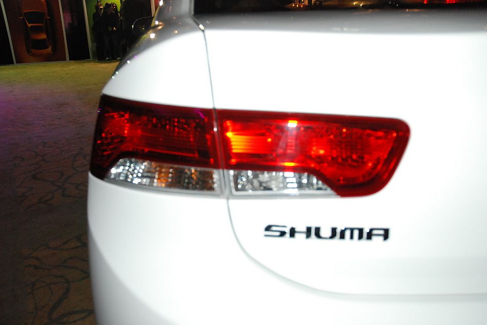 起亚shuma速迈外观实拍