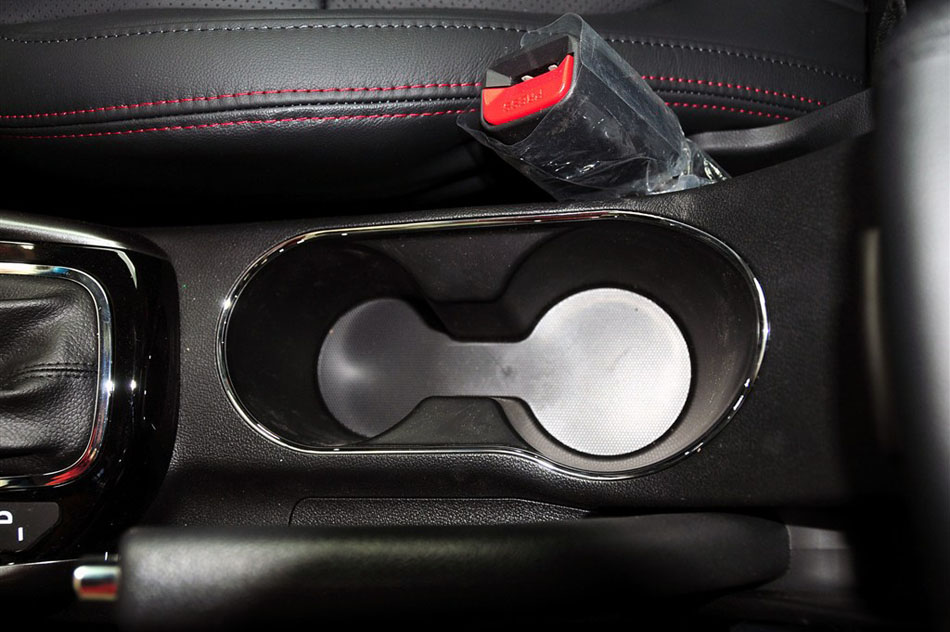 2013款 速迈 1.6AT 运动版 内饰