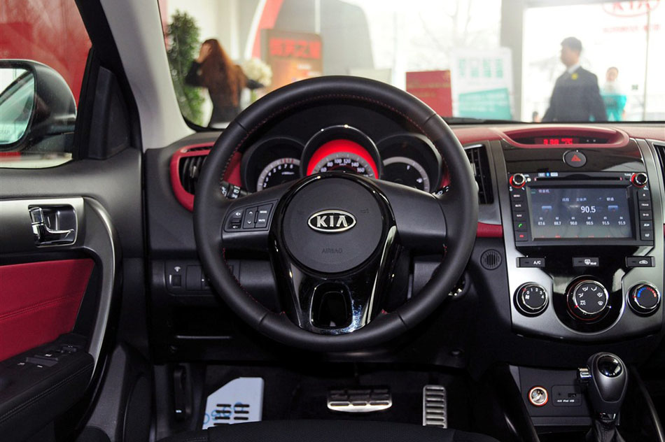 2013款 速迈 1.6AT 运动版 内饰