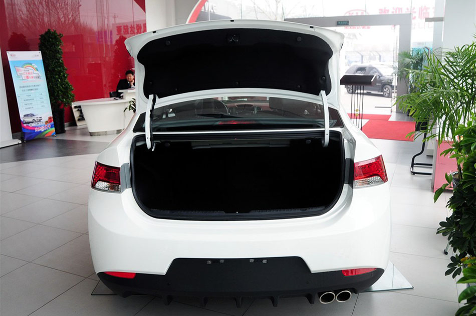 2013款 速迈 1.6AT 运动版 空间