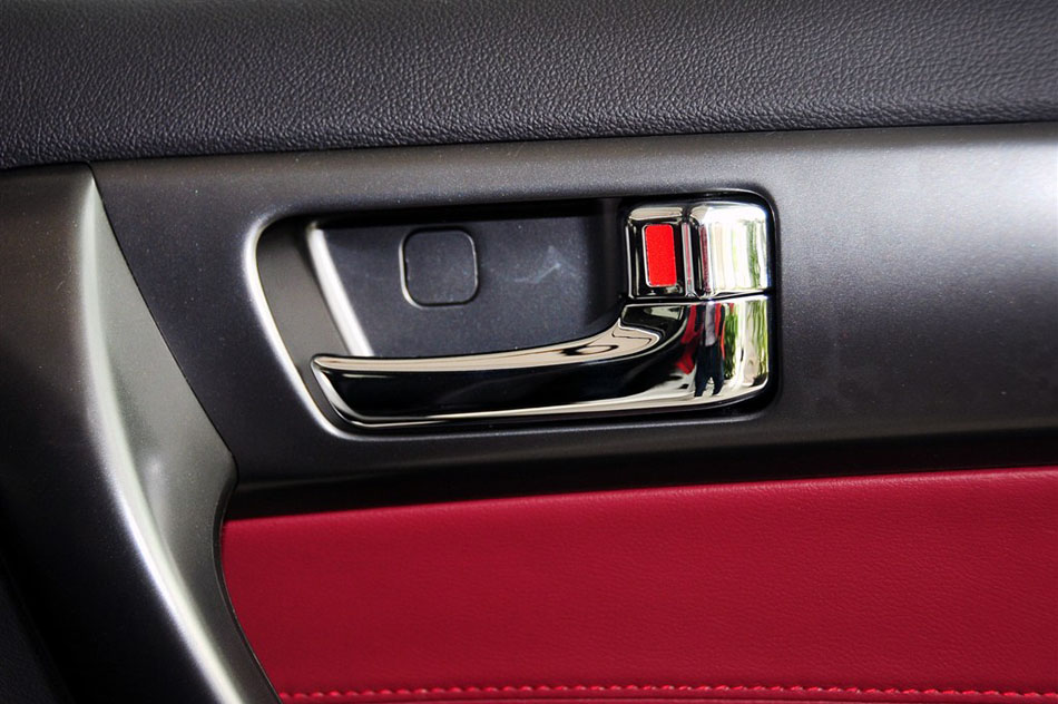 2013款 速迈 1.6AT 运动版 空间