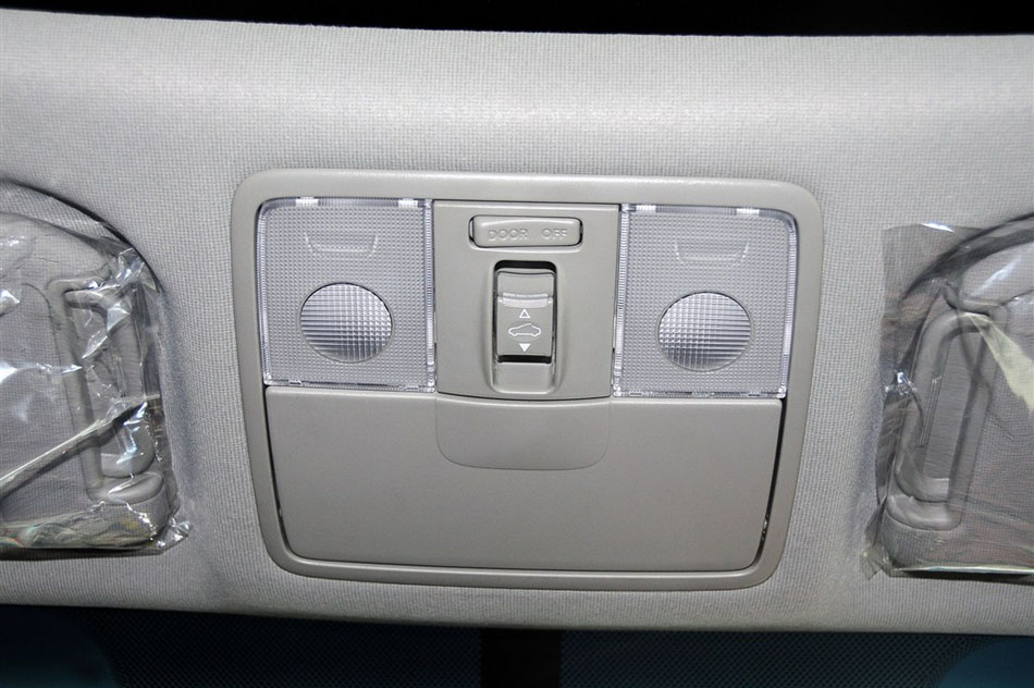 2013款 速迈 1.6AT 运动版 空间