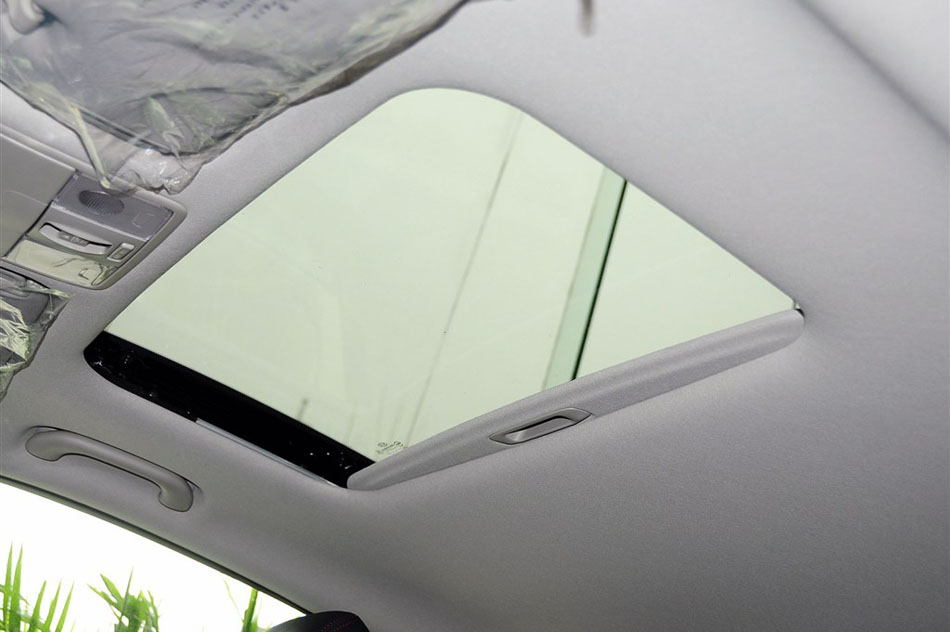 2013款 速迈 1.6AT 运动版 空间