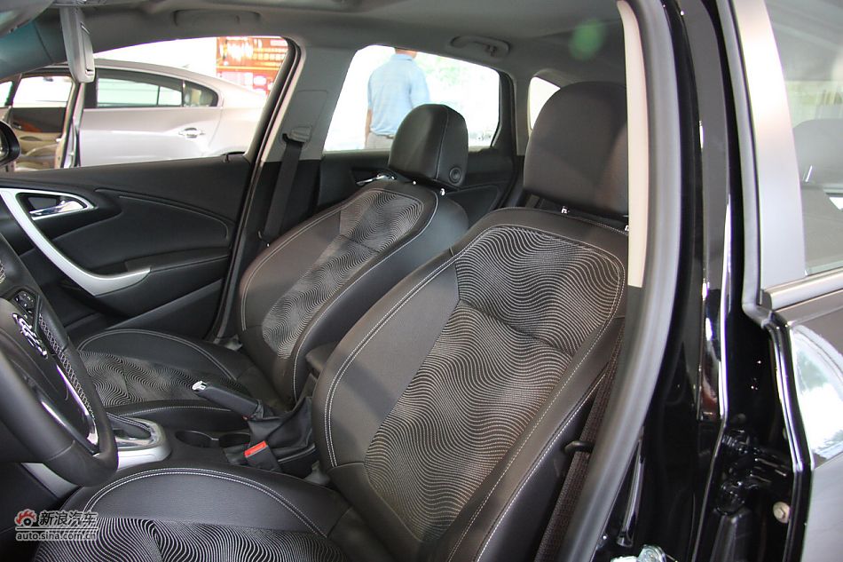 2010款英朗XT1.8L自动时尚版