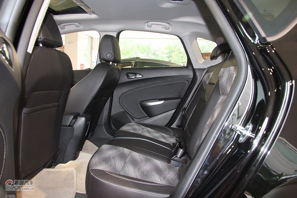 2010款英朗XT1.8L自动时尚版