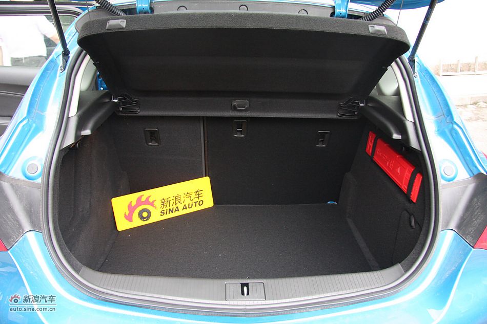 2010款英朗XT1.8L自动时尚版