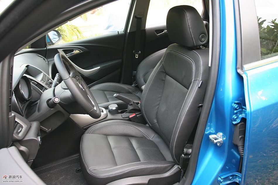 英朗内饰及细节