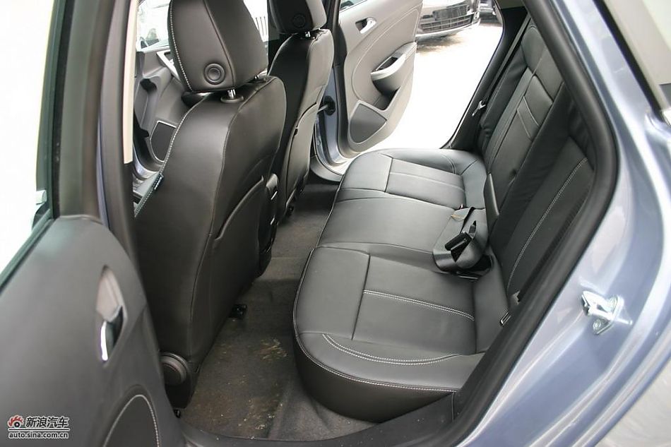 别克英朗展车到店高清实拍