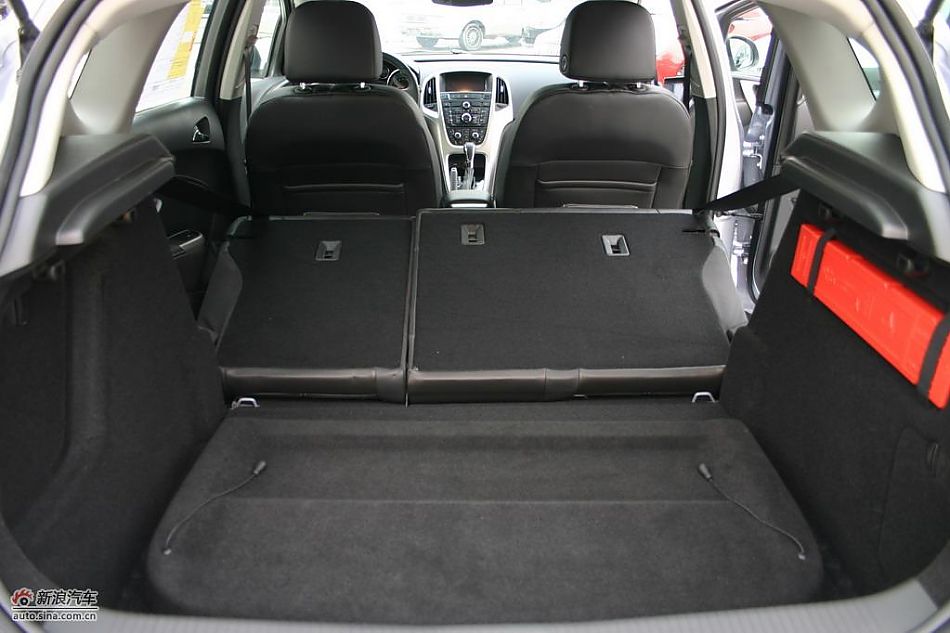 别克英朗展车到店高清实拍