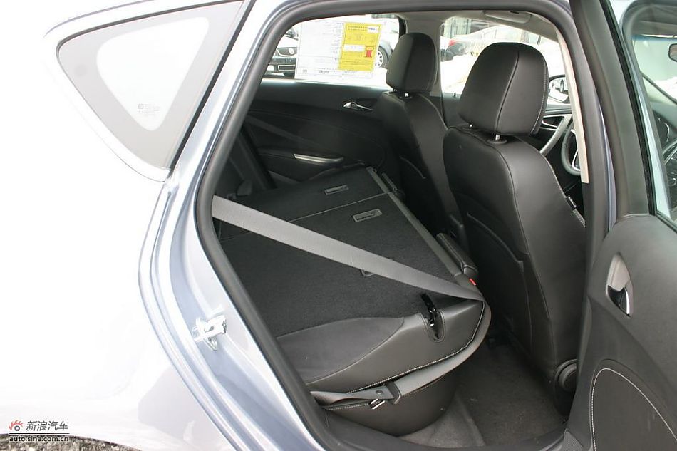 别克英朗展车到店高清实拍