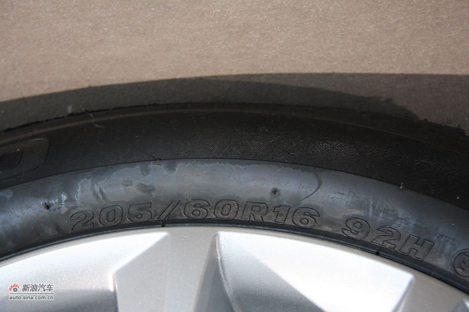 2010款英朗XT1.8L自动时尚版